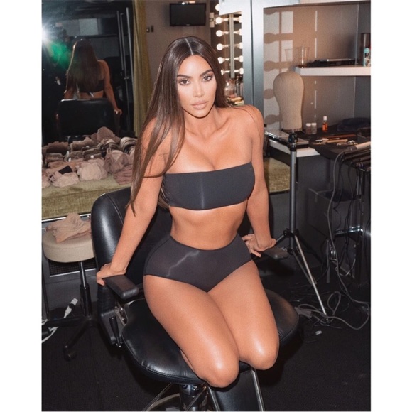 NWT SKIMS fits everybody bandeau - Picture 3 of 11